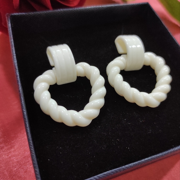 White Heart Earrings 🤍 - Picture 4 of 6